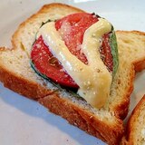 タルタルで　大葉とトマトのチーズデニッシュパン